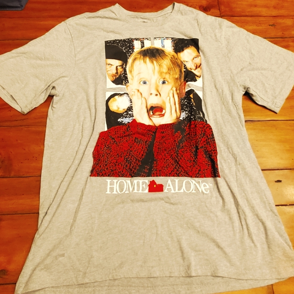 Home Alone t-shirt, Large